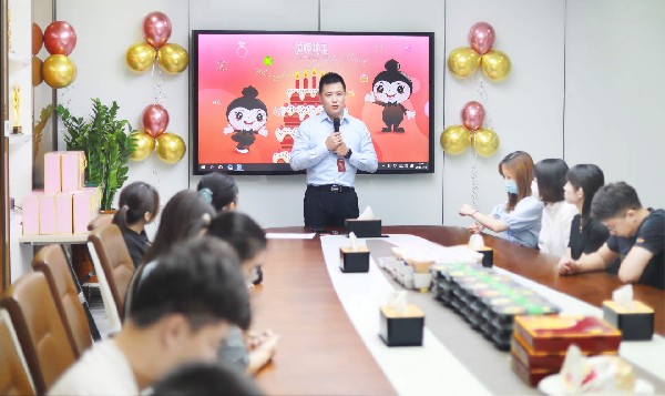 專屬時刻，你最珍貴丨港福壽星們生日快樂！