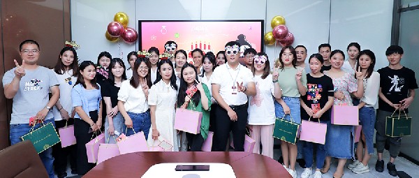 港福員工生日會(huì) | 奮斗時(shí)光里最美的贊歌