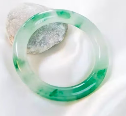 獨(dú)龍玉與翡翠哪個值錢