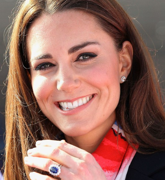 凱特·米德爾頓藍(lán)寶石戒指